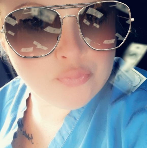 Meet your Posher, Veronica - Picture 6 of 8